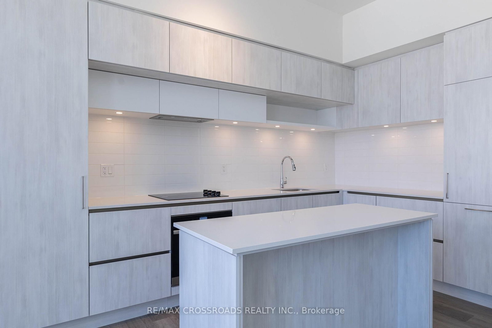 11 David Eyer Road • #1503 • Richmond Hill, ON photo 10