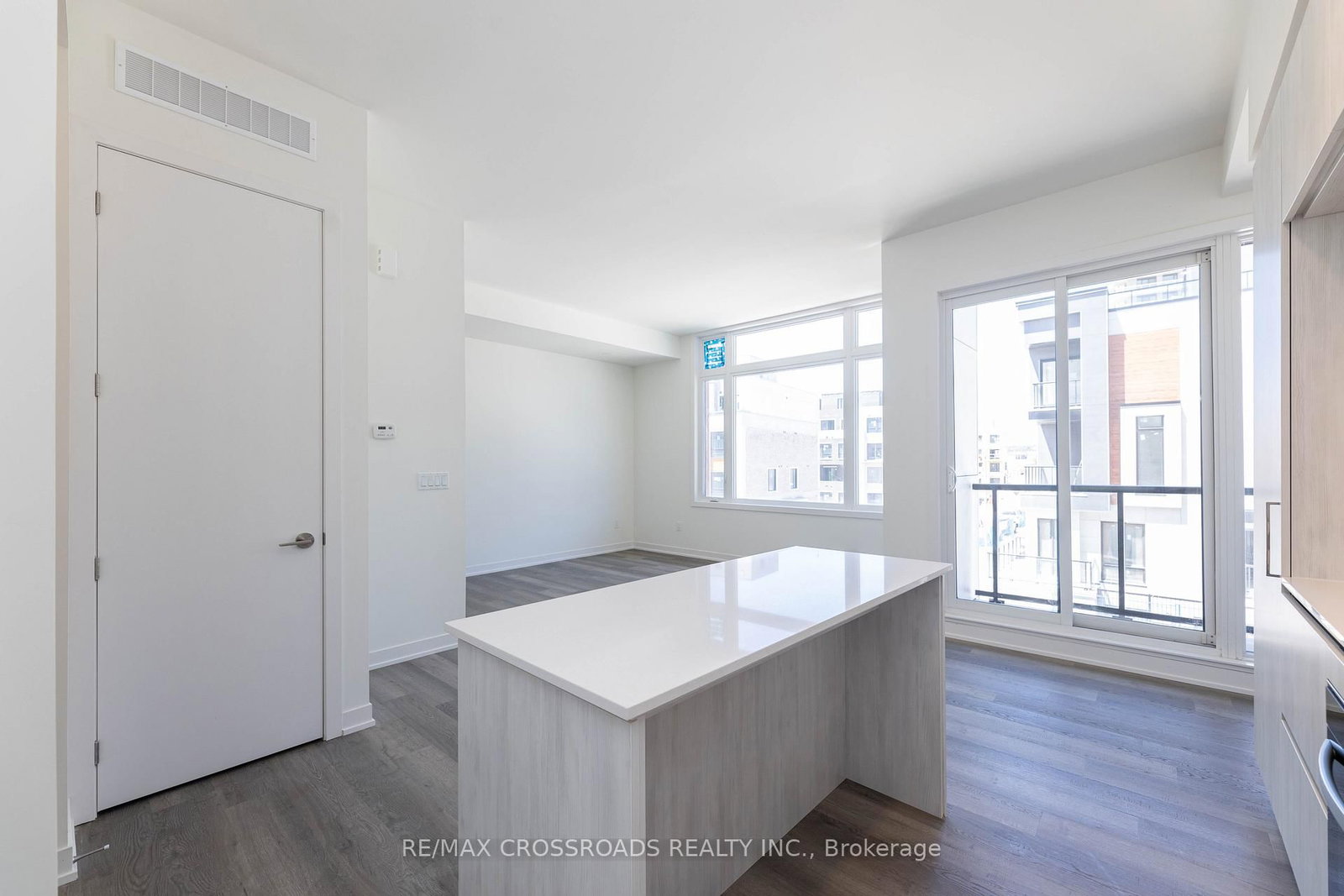 11 David Eyer Road • #1503 • Richmond Hill, ON photo 11