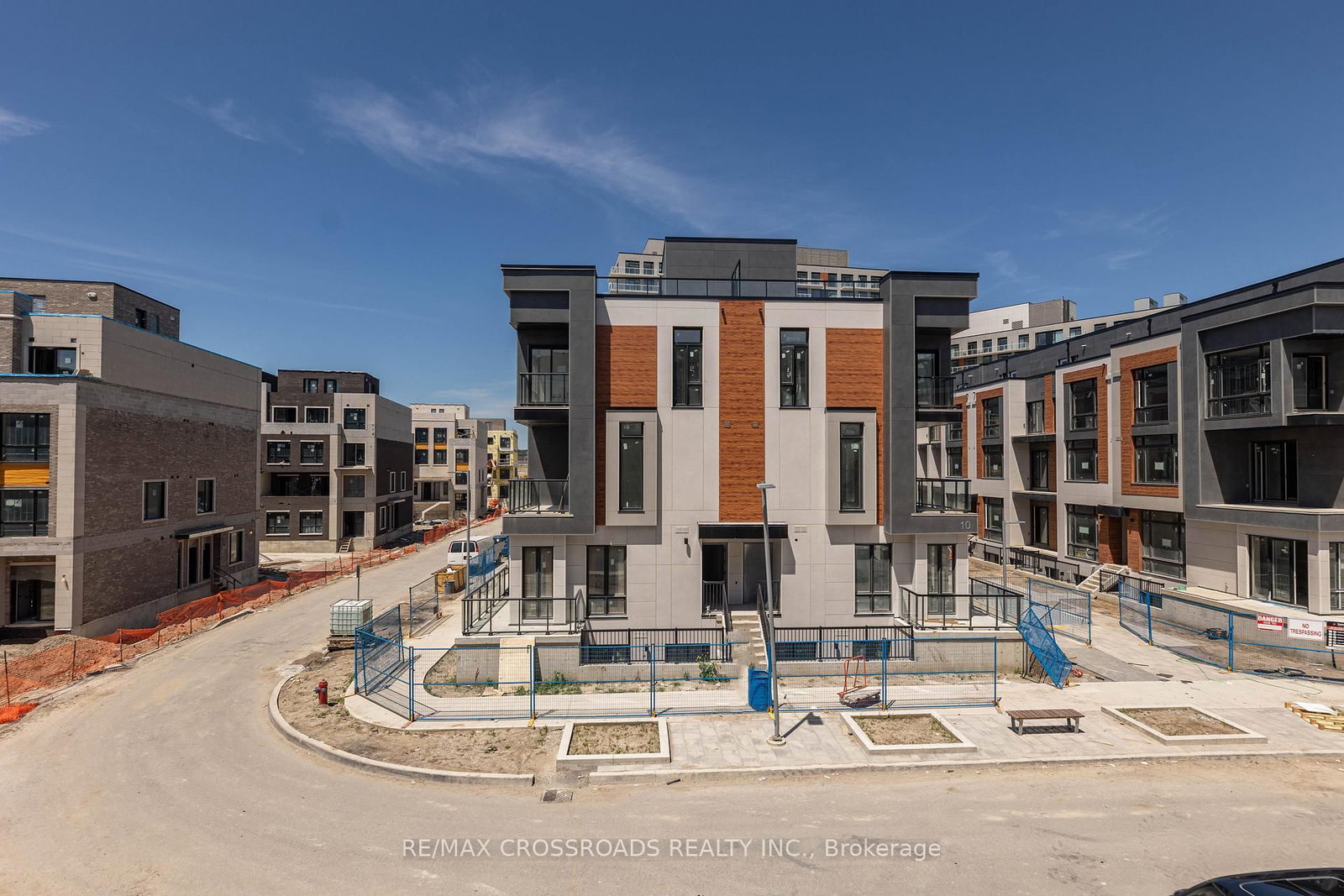11 David Eyer Road • #1503 • Richmond Hill, ON photo 13