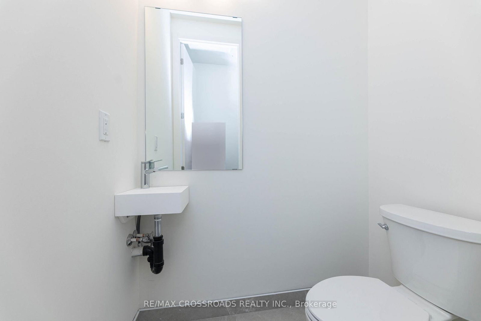 11 David Eyer Road • #1503 • Richmond Hill, ON photo 14