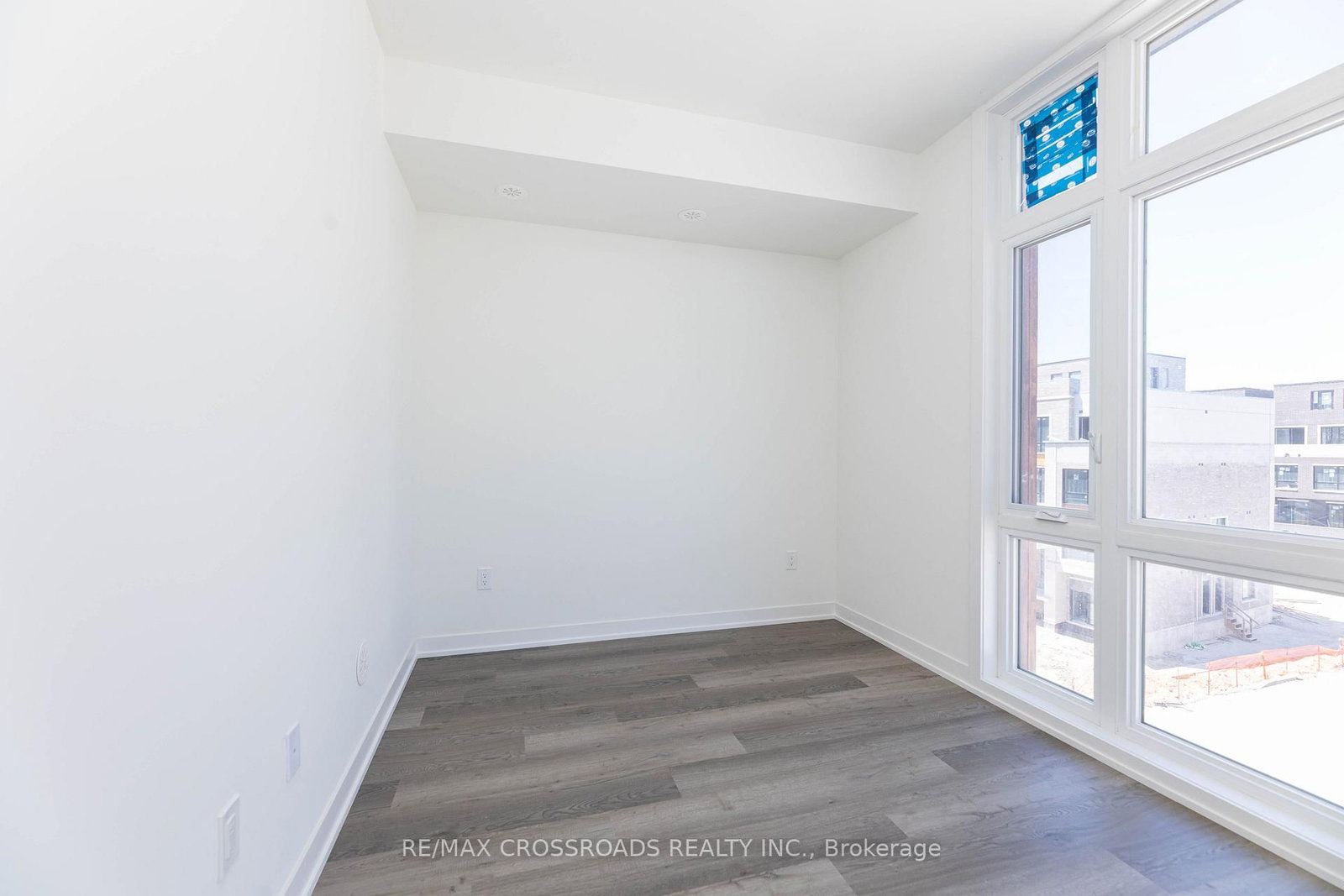 11 David Eyer Road • #1503 • Richmond Hill, ON photo 18