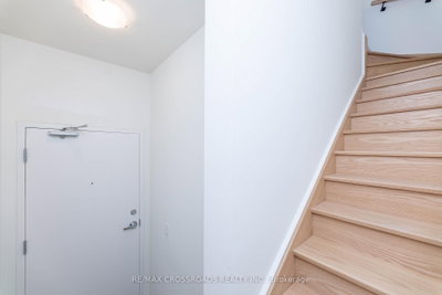 11 David Eyer Road • #1503 • Richmond Hill, ON photo 5