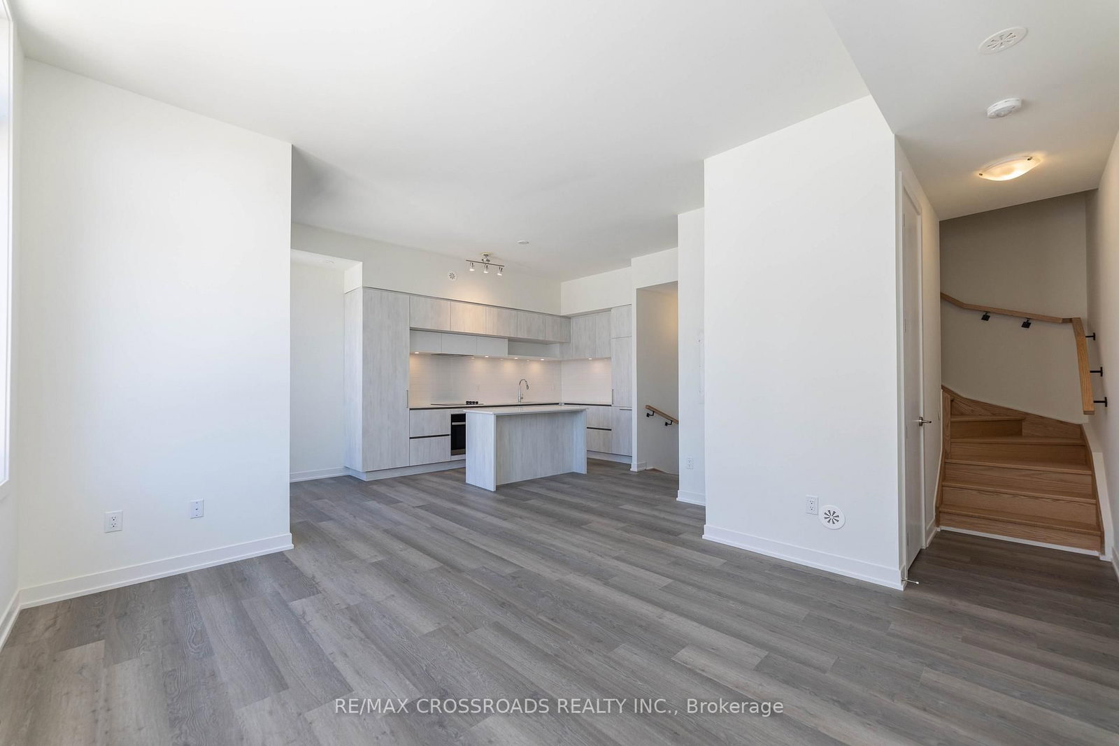 11 David Eyer Road • #1503 • Richmond Hill, ON photo 9