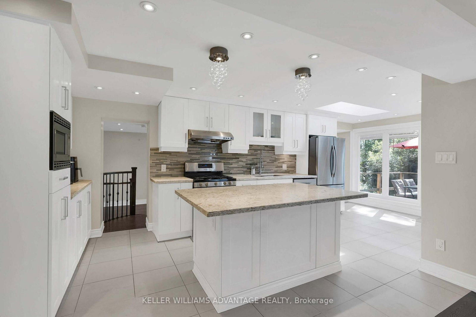 108 Roseview Avenue • Richmond Hill, ON photo 9