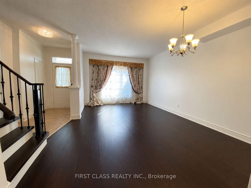 8 Catalina Crescent 5
