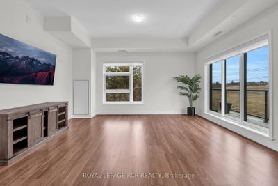 555 William Graham Drive • #413 • Aurora, ON photo 4