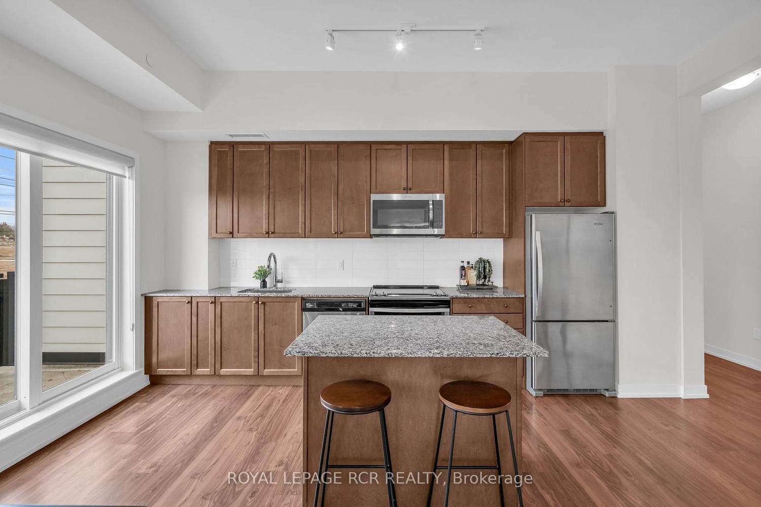 555 William Graham Drive • #413 • Aurora, ON photo 5
