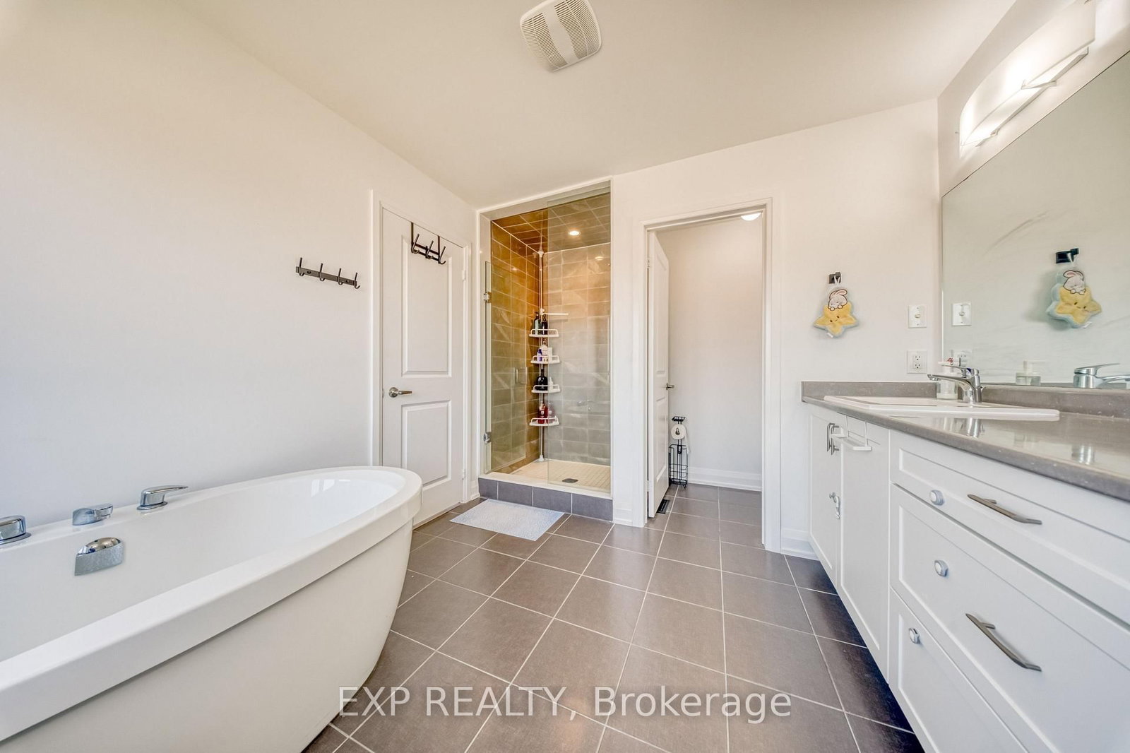 8 Prosperity Way • East Gwillimbury, ON photo 19