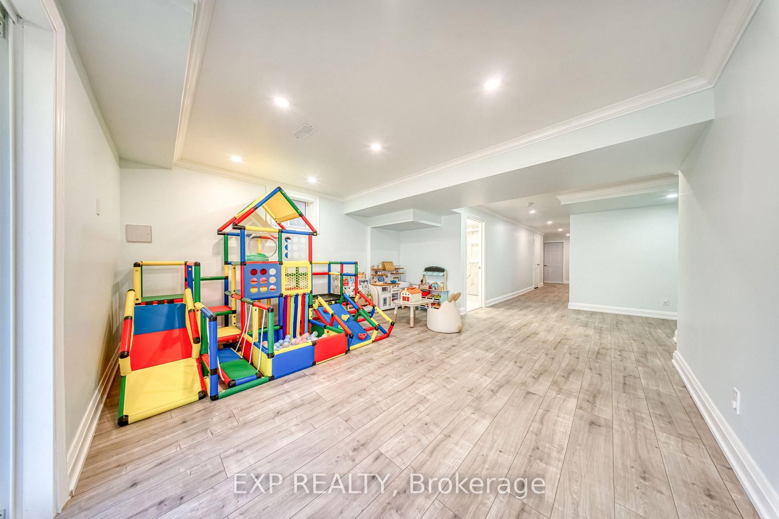 8 Prosperity Way • East Gwillimbury, ON photo 28