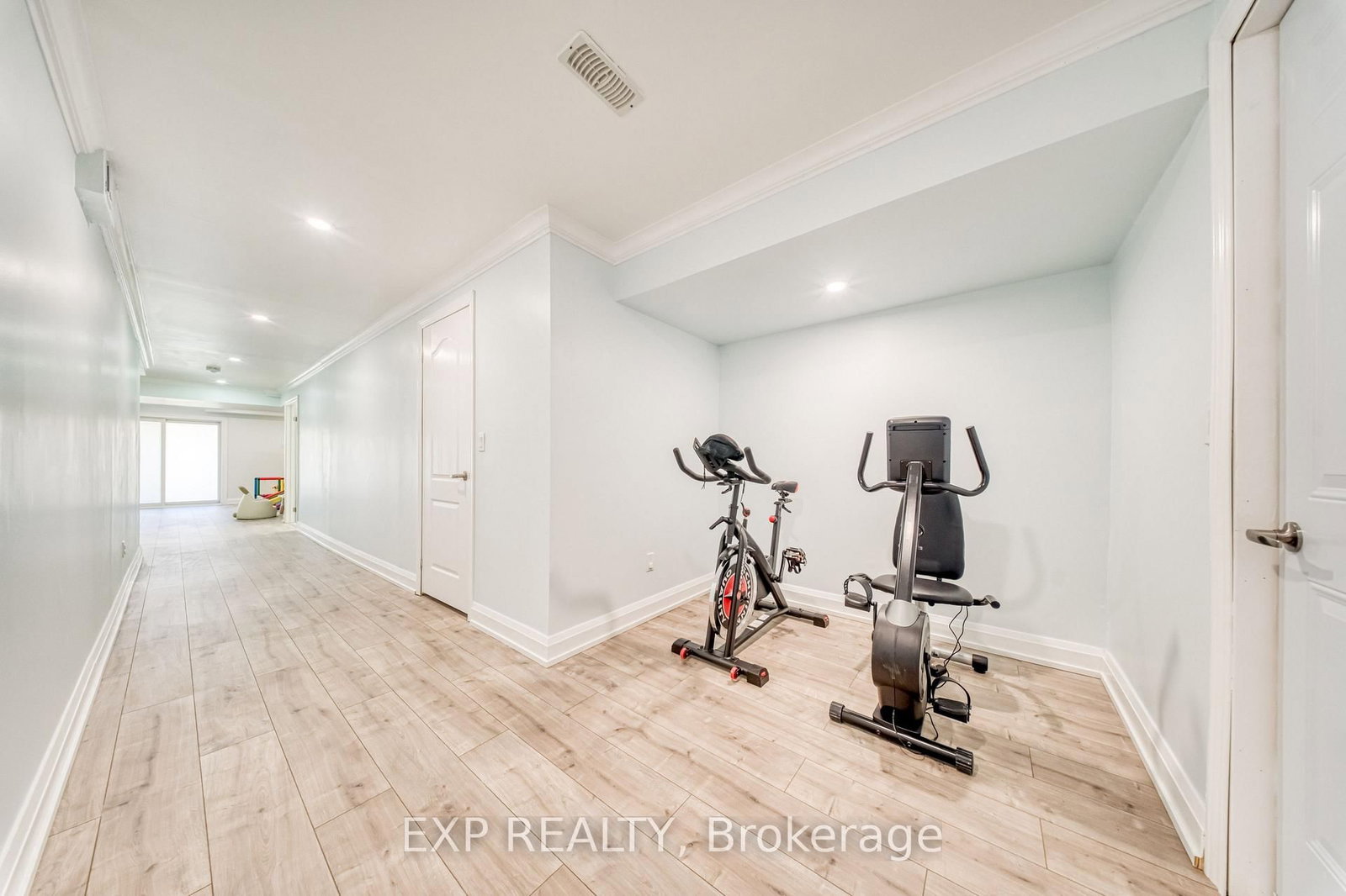 8 Prosperity Way • East Gwillimbury, ON photo 29