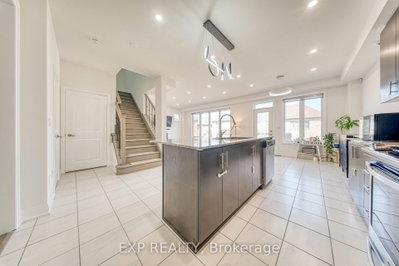 8 Prosperity Way • East Gwillimbury, ON photo 8