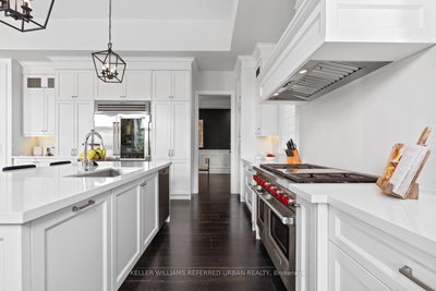 4 Basil Ridge Court • King, ON photo 6