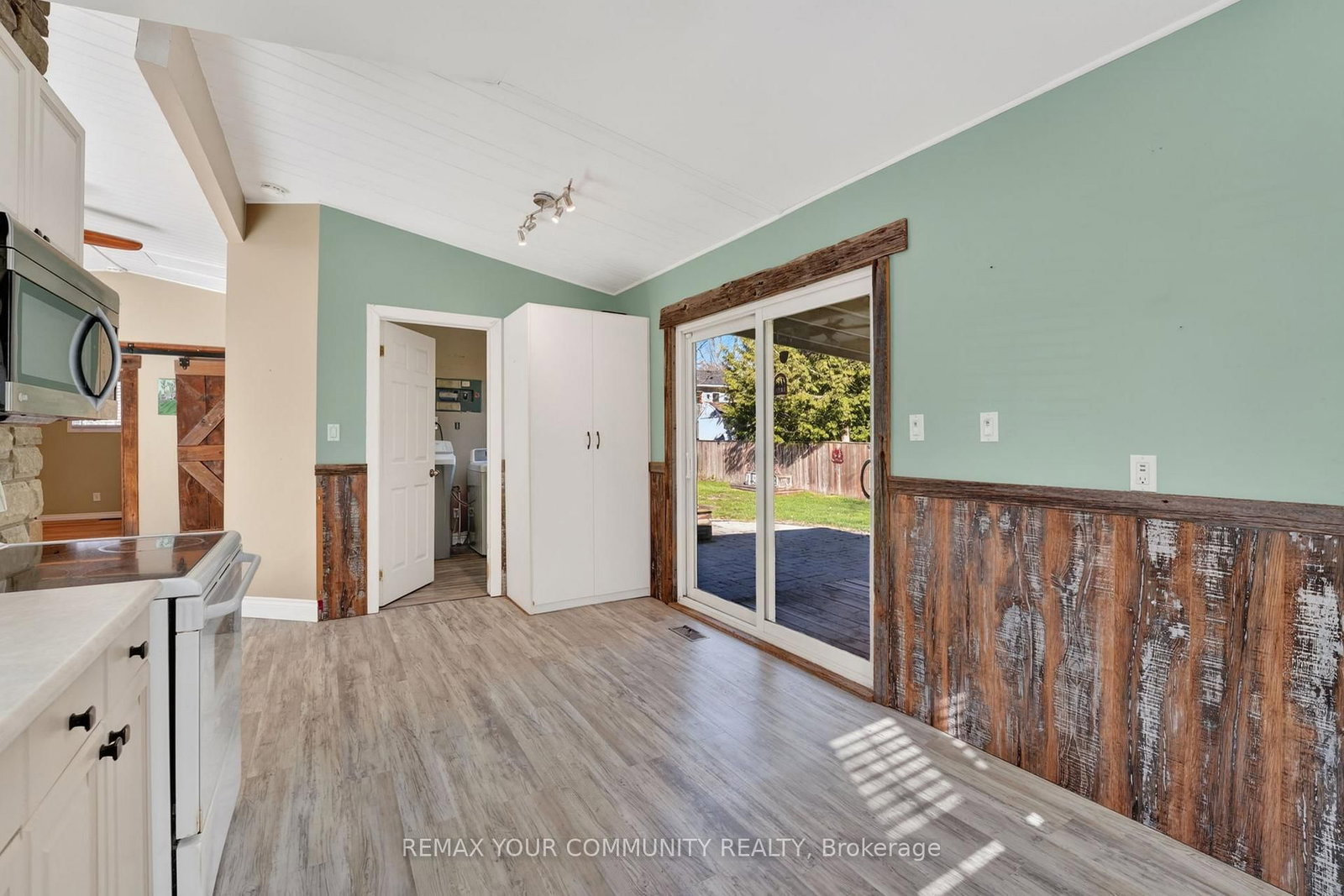 3816 30th Side Road • Innisfil, ON photo 11