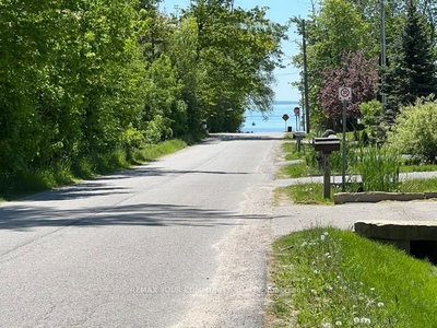 3816 30th Side Road • Innisfil, ON photo 2