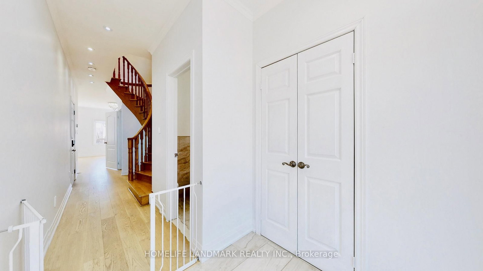 32 Arco Circle • Vaughan, ON photo 5