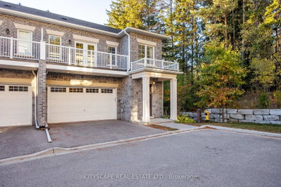 74 Old Bloomington Road • Aurora, ON photo 3