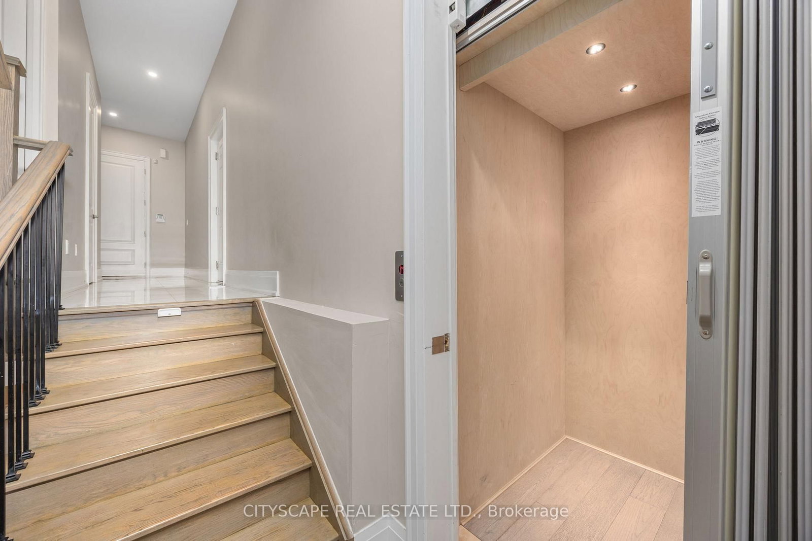 74 Old Bloomington Road • Aurora, ON photo 5