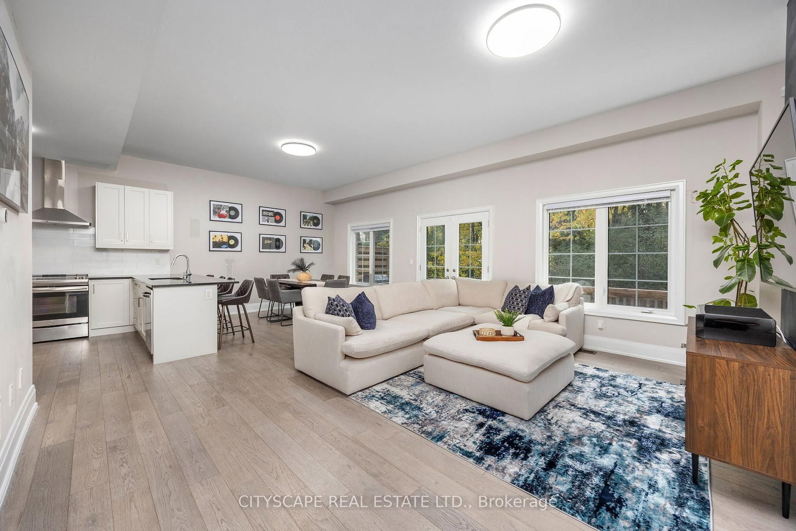 74 Old Bloomington Road • Aurora, ON photo 6