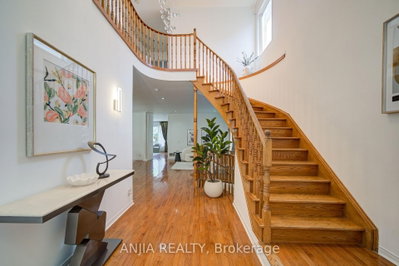173 Russell Jarvis Drive • Markham, ON photo 3