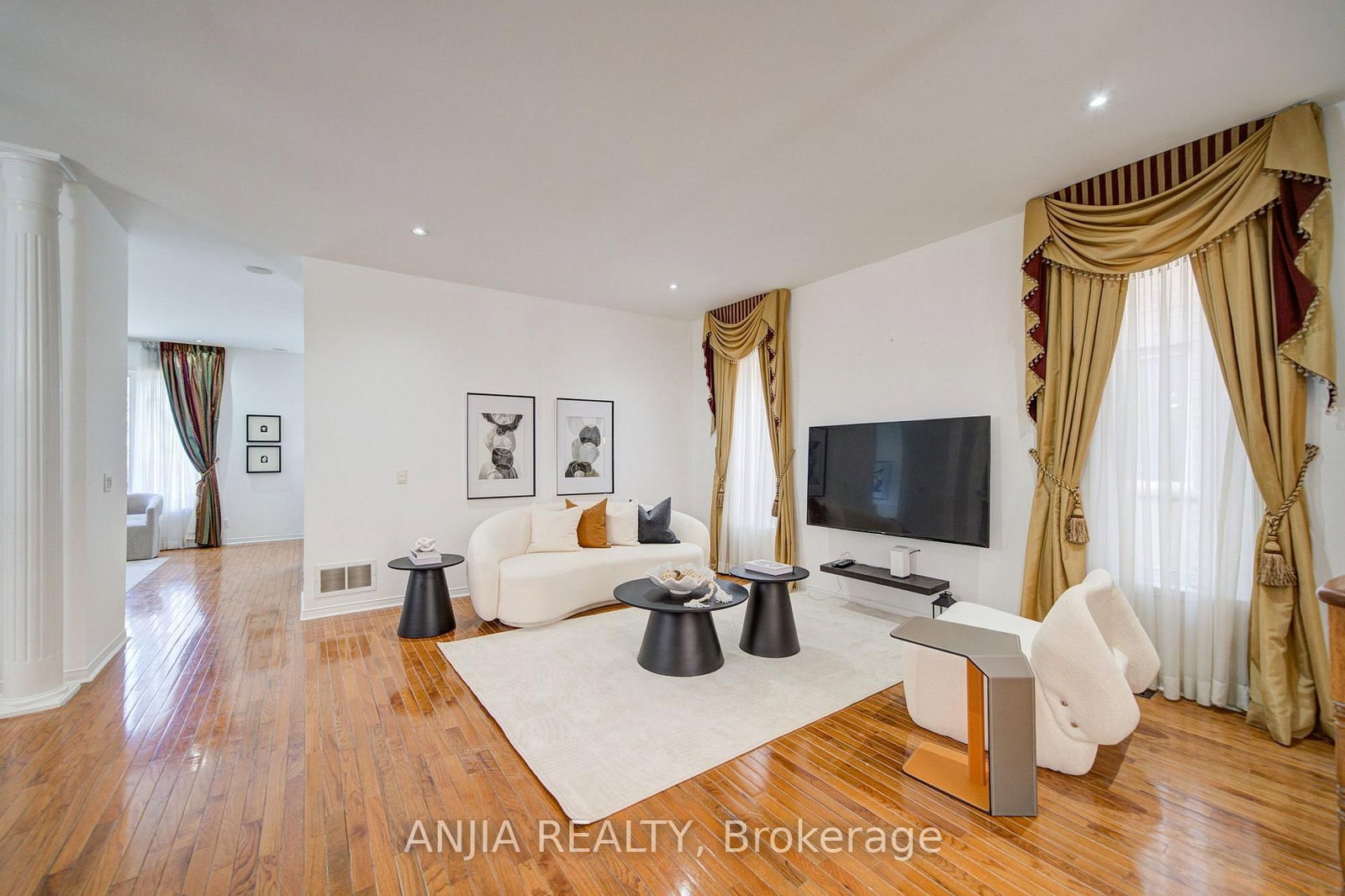 173 Russell Jarvis Drive • Markham, ON photo 5