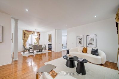 173 Russell Jarvis Drive • Markham, ON photo 7