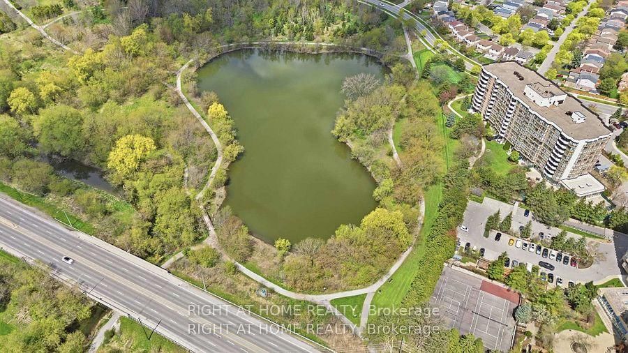 610 Bullock Drive • #803 • Markham, ON photo 2