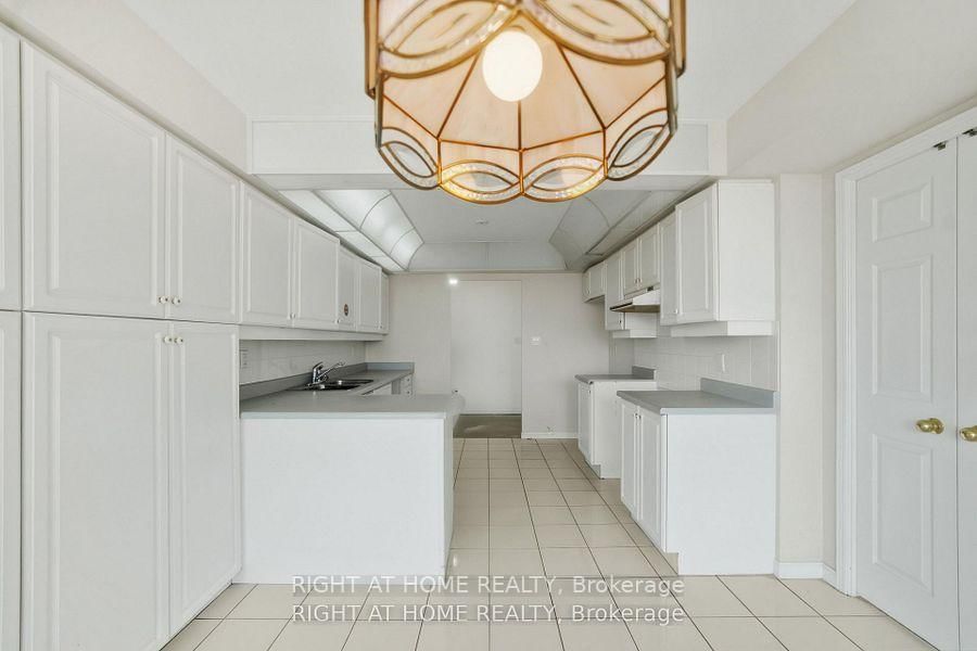 610 Bullock Drive • #803 • Markham, ON photo 27