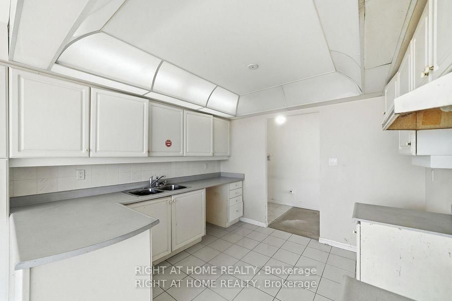 610 Bullock Drive • #803 • Markham, ON photo 29