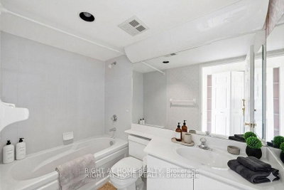 610 Bullock Drive • #803 • Markham, ON photo 5