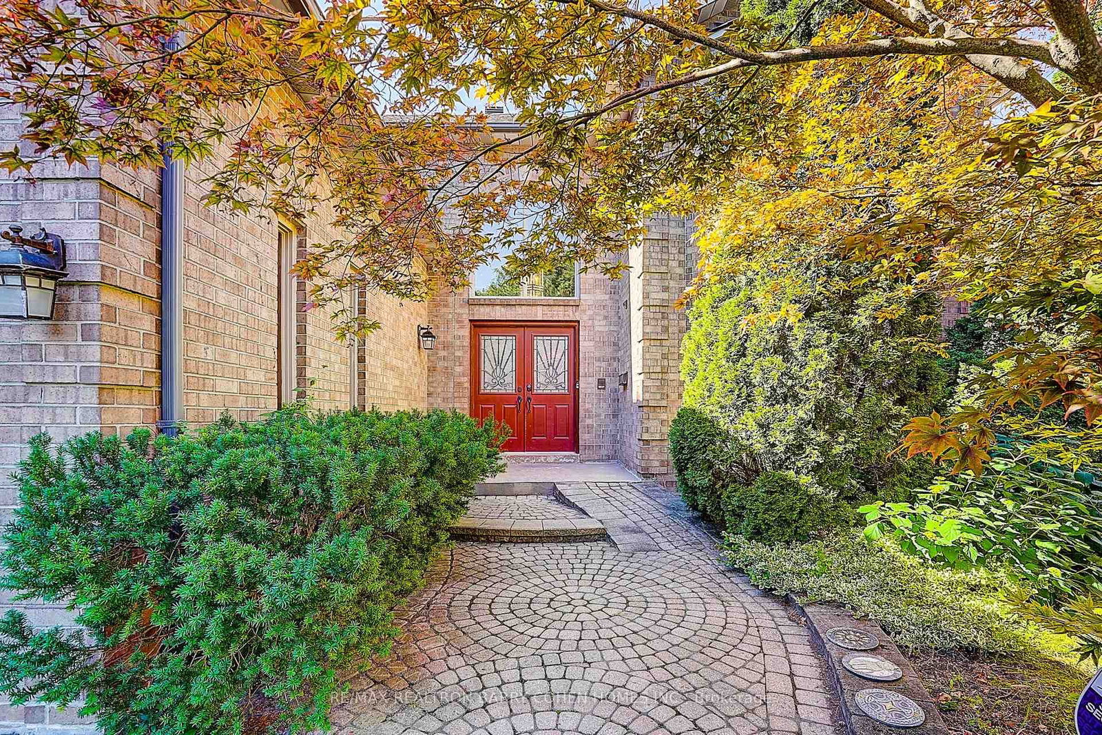 44 Prince Edward Boulevard • Markham, ON photo 3