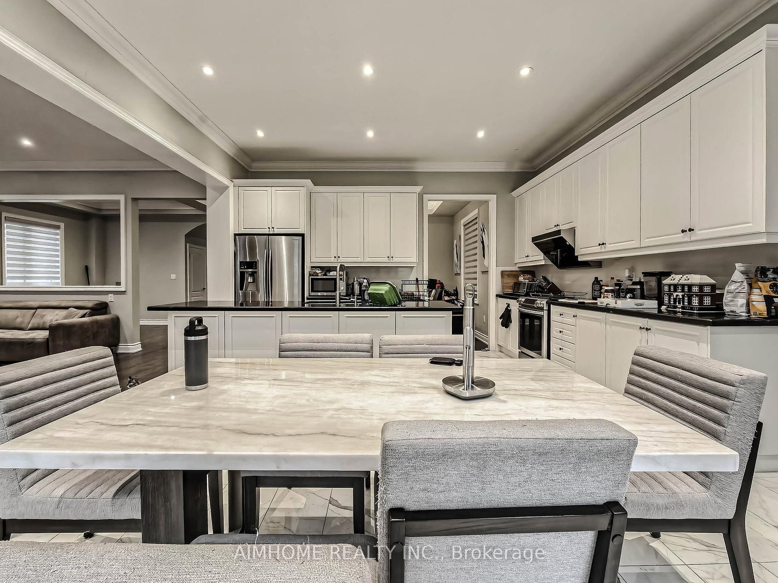 706 Harry Douglas Street • Newmarket, ON photo 12