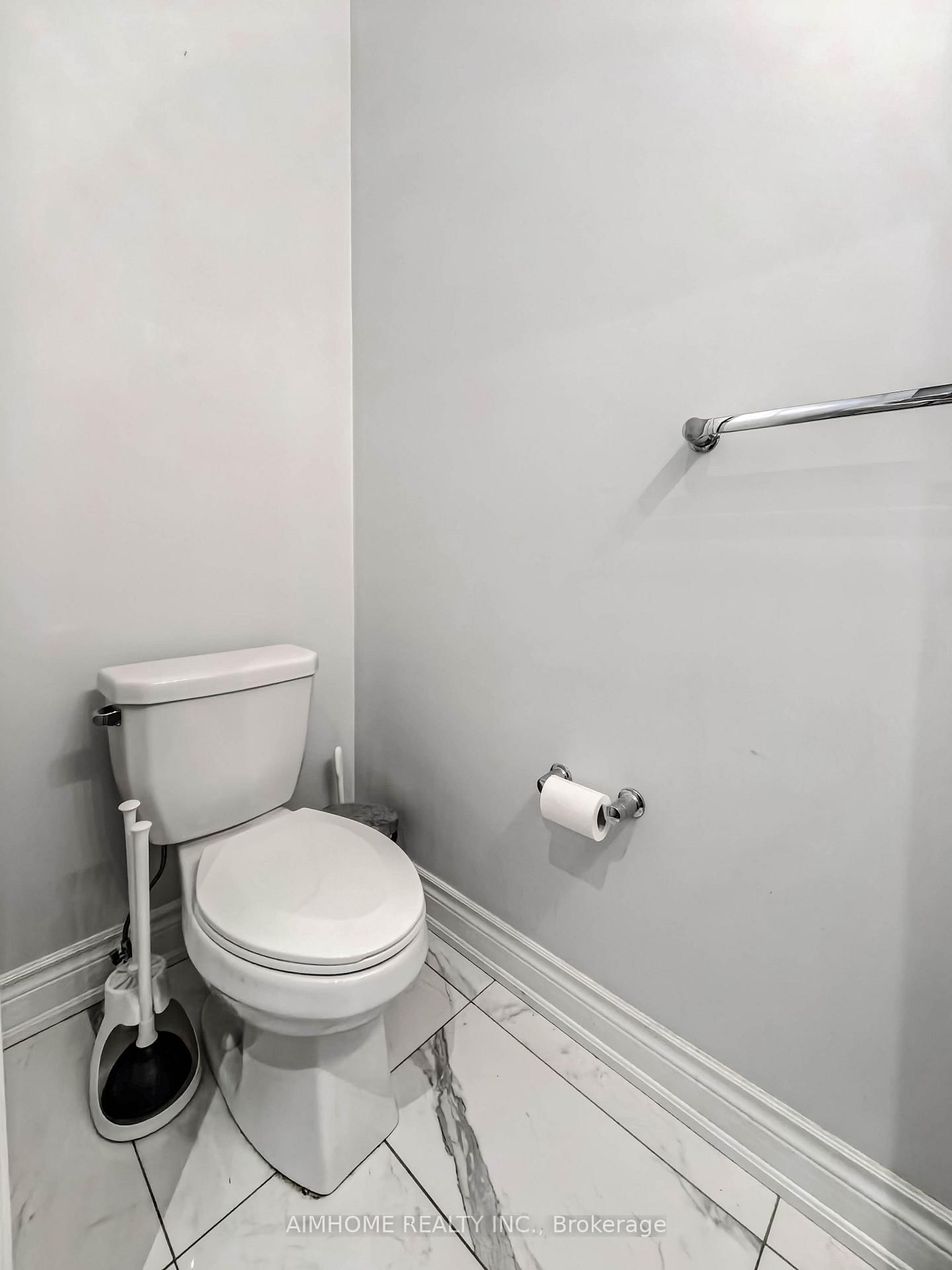 706 Harry Douglas Street • Newmarket, ON photo 18