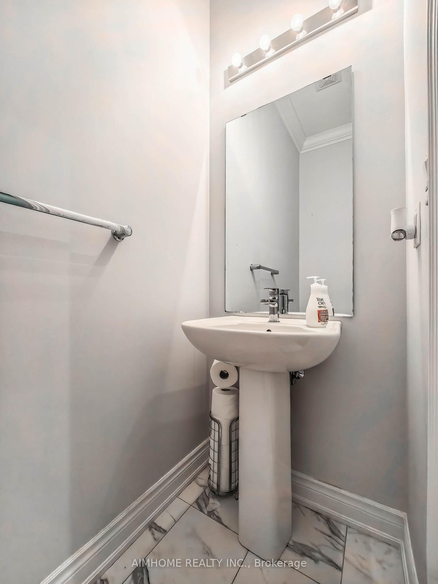 706 Harry Douglas Street • Newmarket, ON photo 19