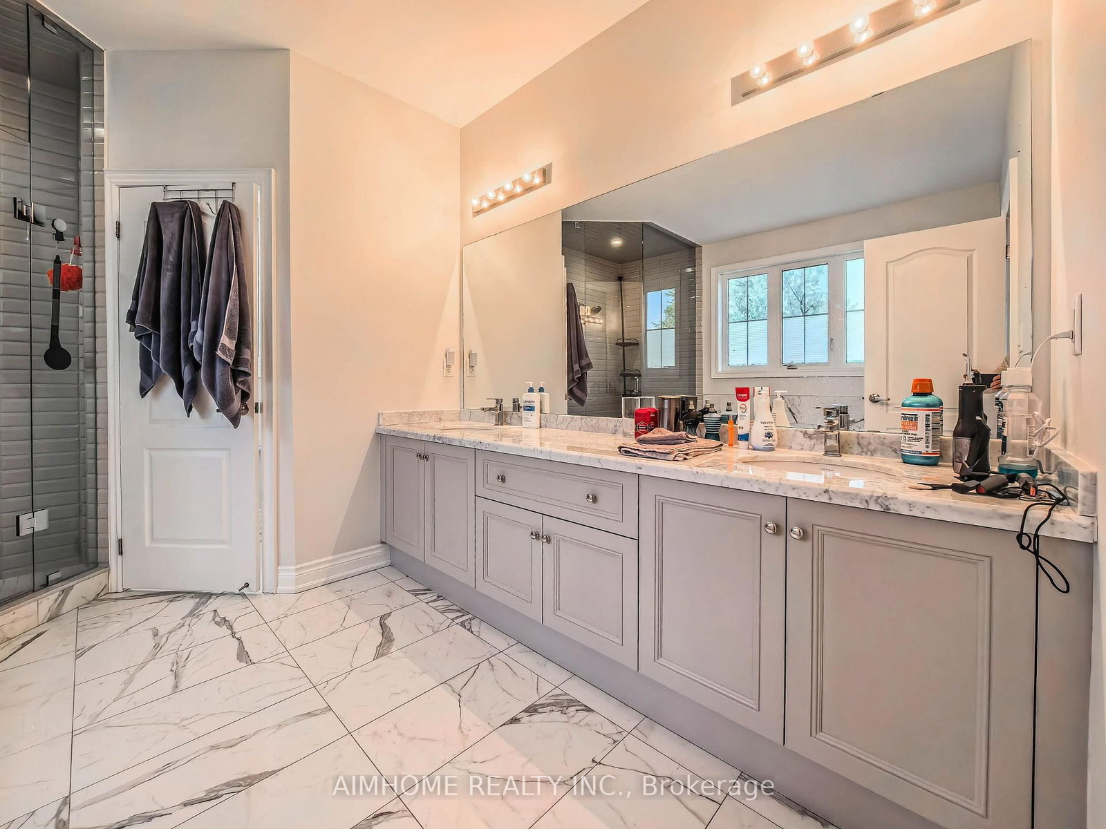 706 Harry Douglas Street • Newmarket, ON photo 23