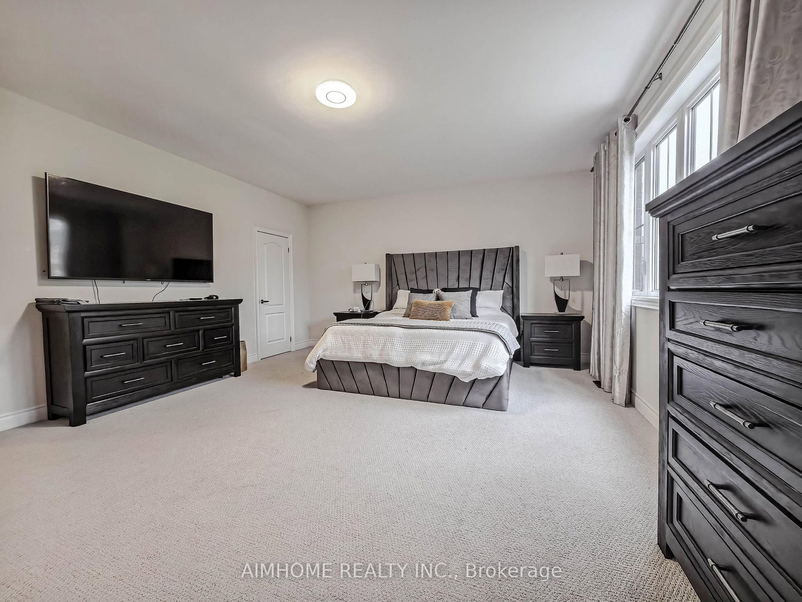 706 Harry Douglas Street • Newmarket, ON photo 27