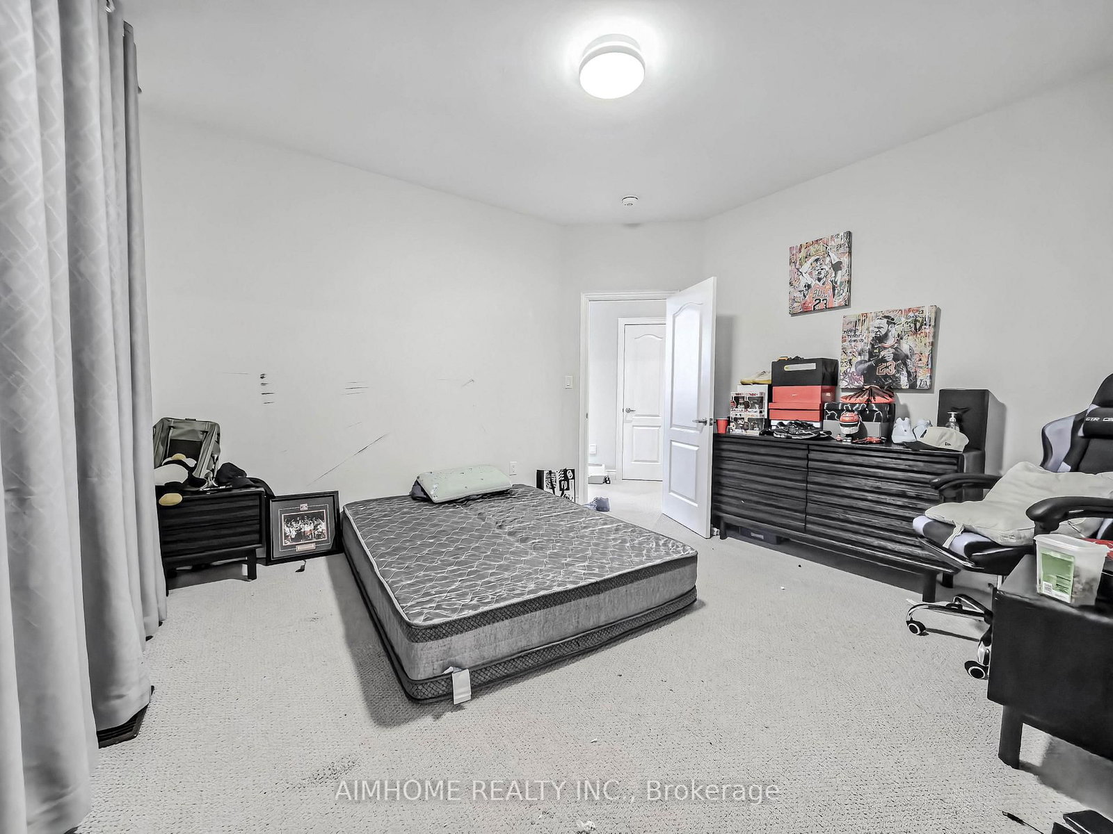 706 Harry Douglas Street • Newmarket, ON photo 31
