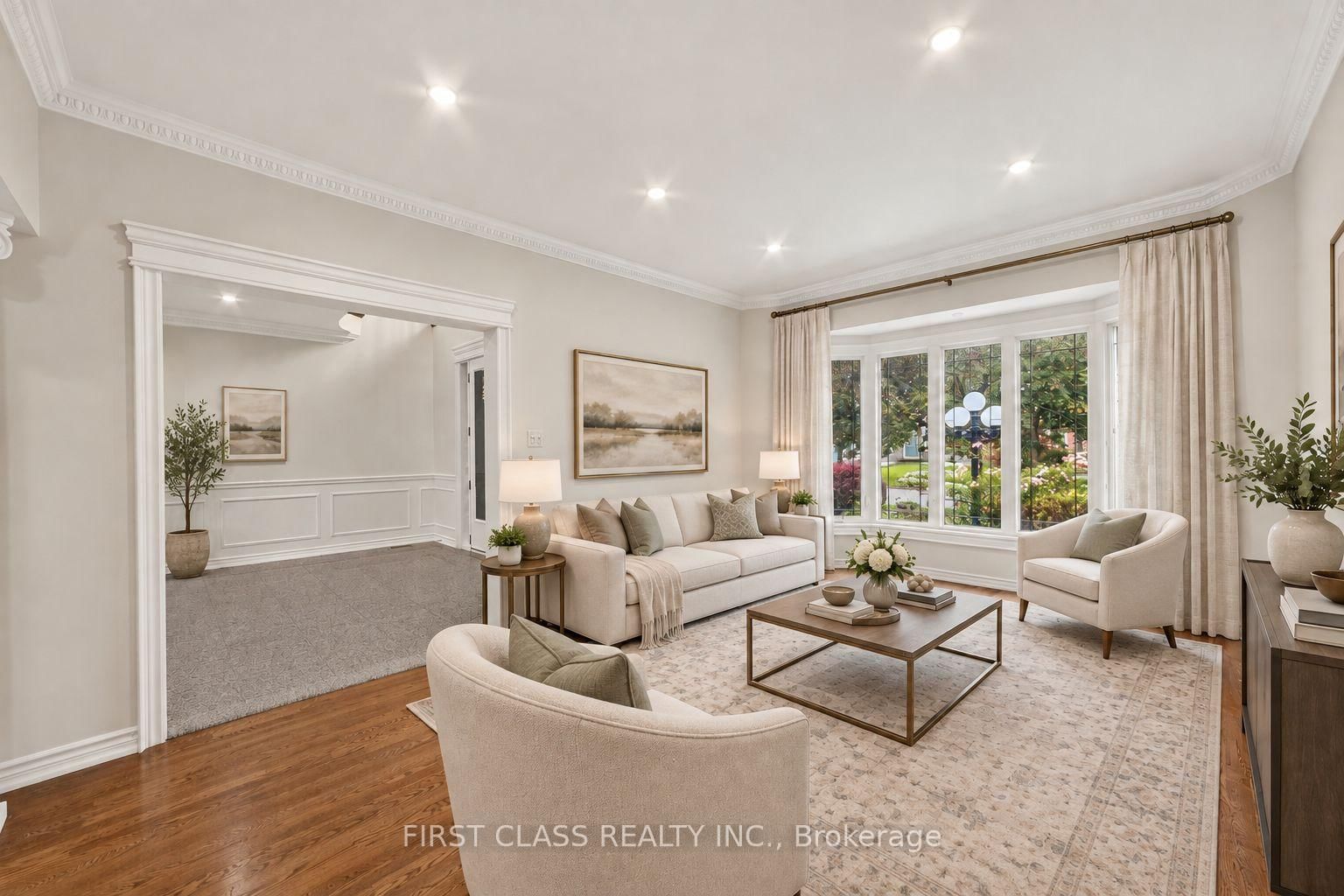 67 Black Walnut Crescent • Richmond Hill, ON photo 4