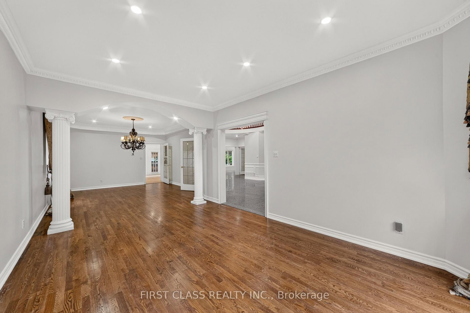 67 Black Walnut Crescent • Richmond Hill, ON photo 5