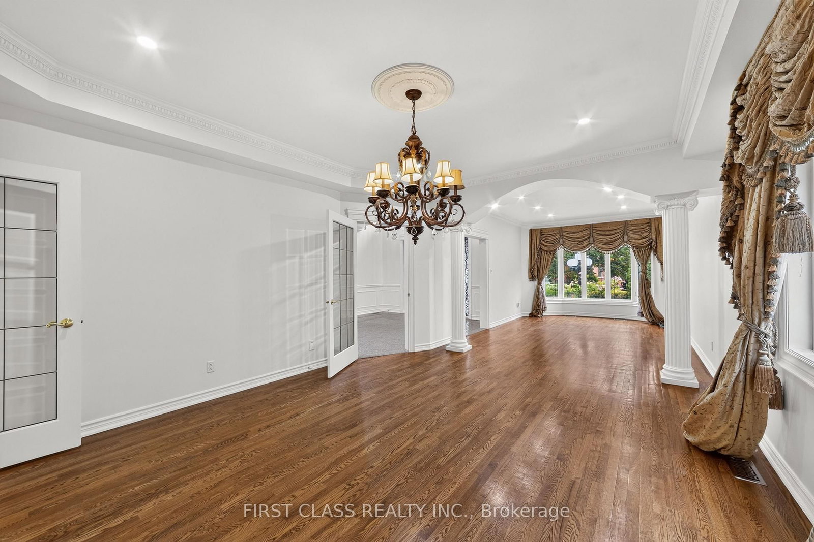 67 Black Walnut Crescent • Richmond Hill, ON photo 6