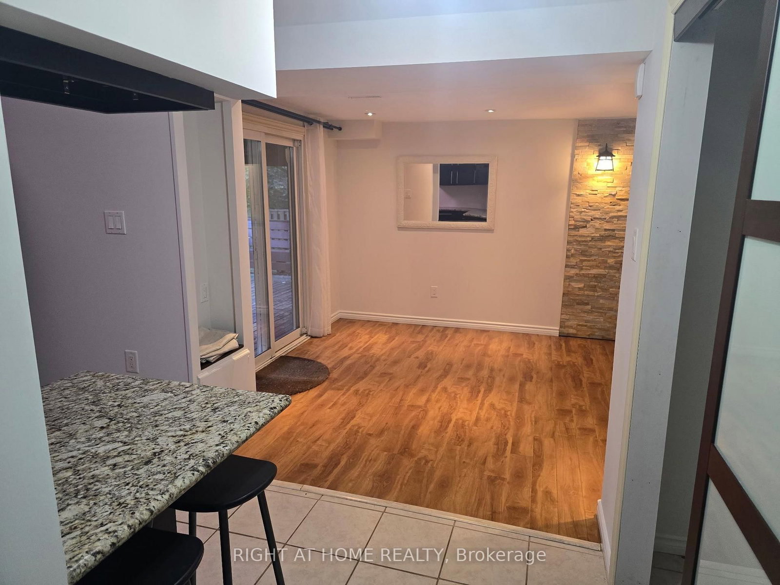 20 Lippincott Court, Richmond Hill 5