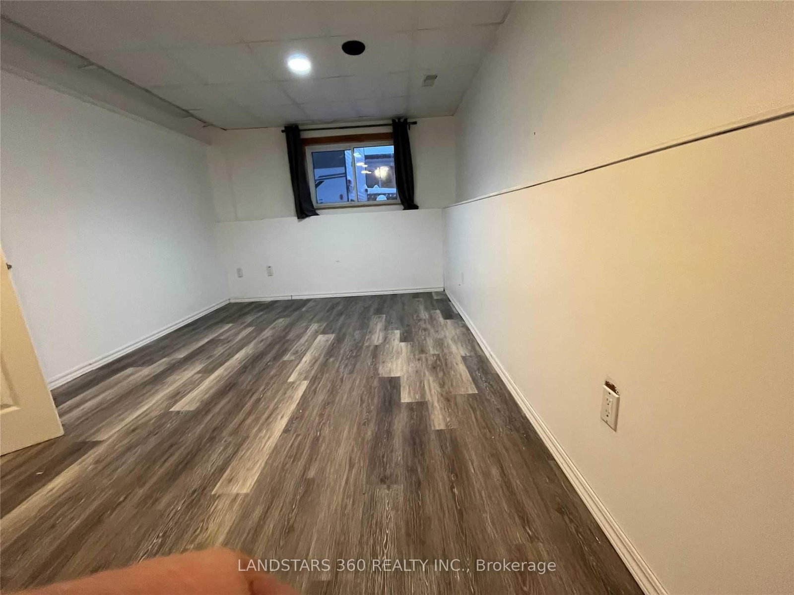 Lower - 204 Bayview Avenue, Georgina 5