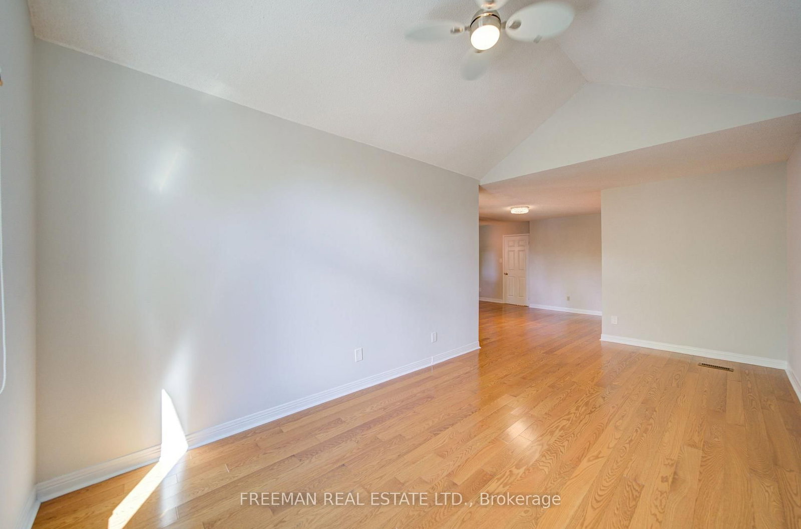 107 Brownstone Circle • Vaughan, ON photo 22