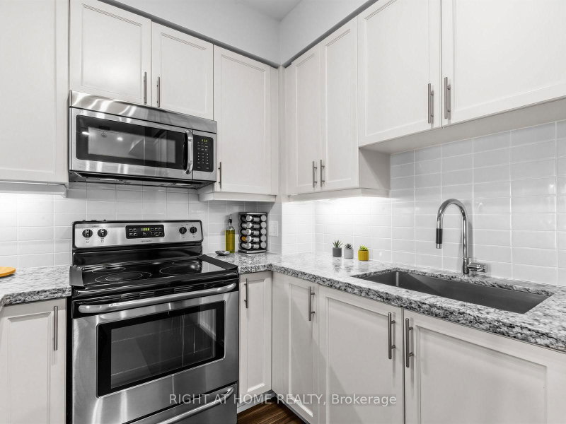 24 Woodstream Blvd photo 4
