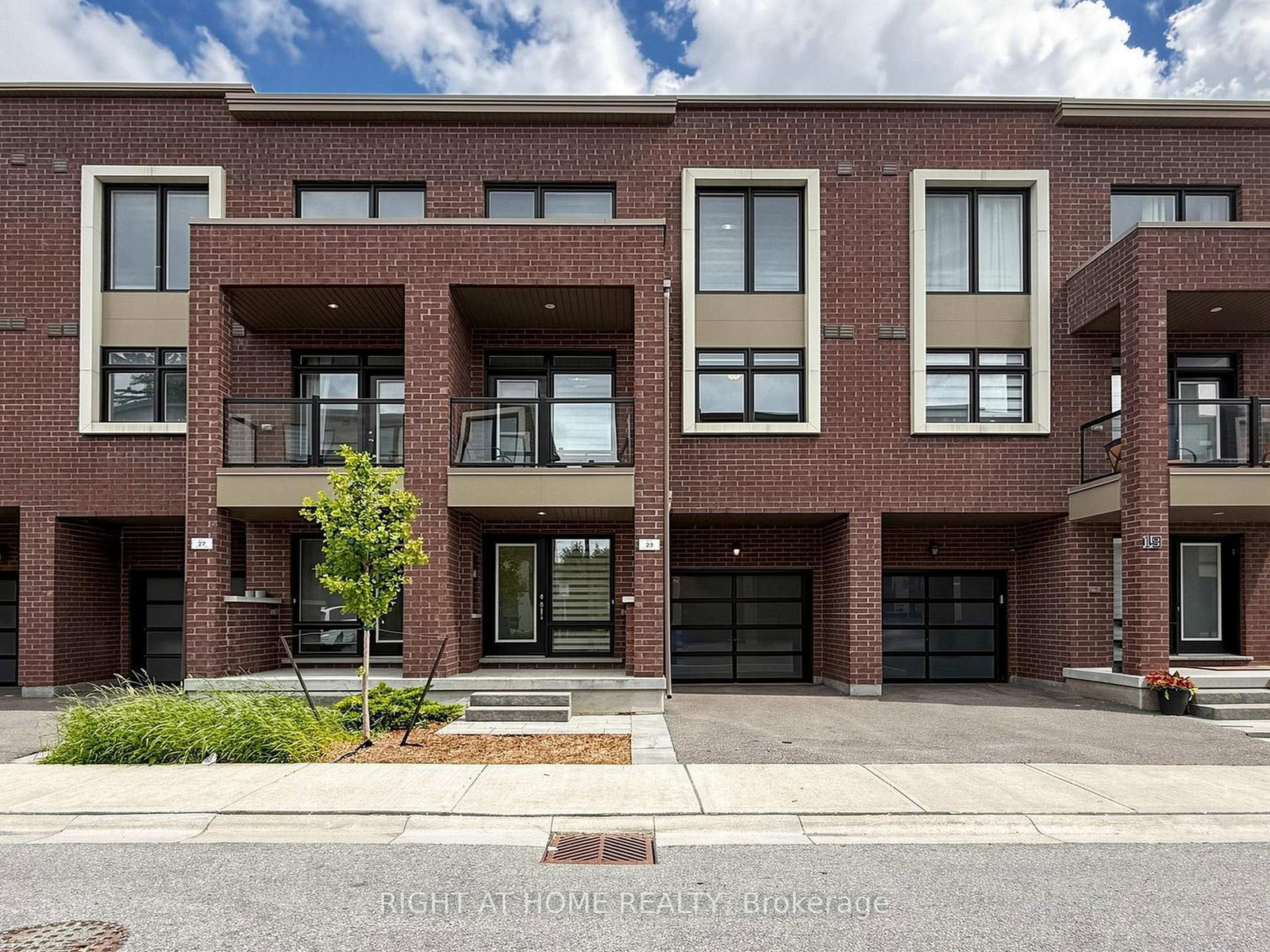 23 Moneypenny Pl, Vaughan, view 4