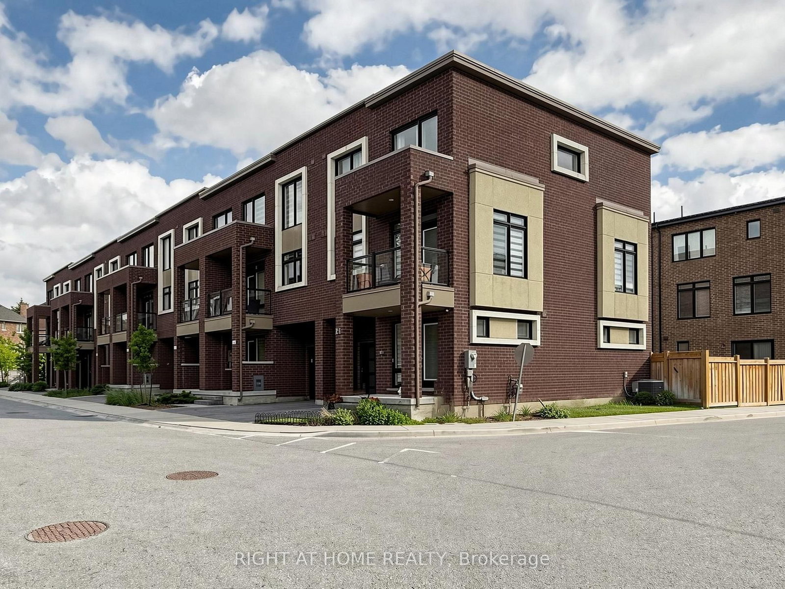 23 Moneypenny Pl, Vaughan, view 5