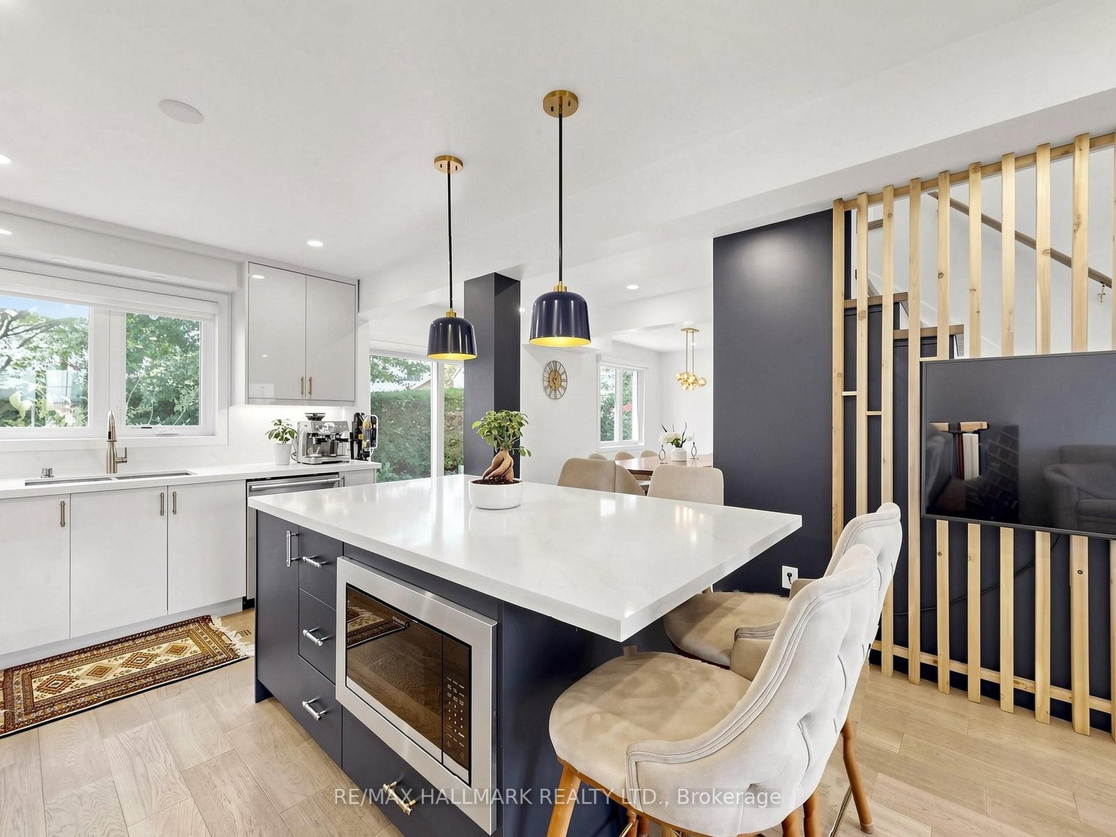 .400 Handley Crescent • Newmarket, ON photo 11