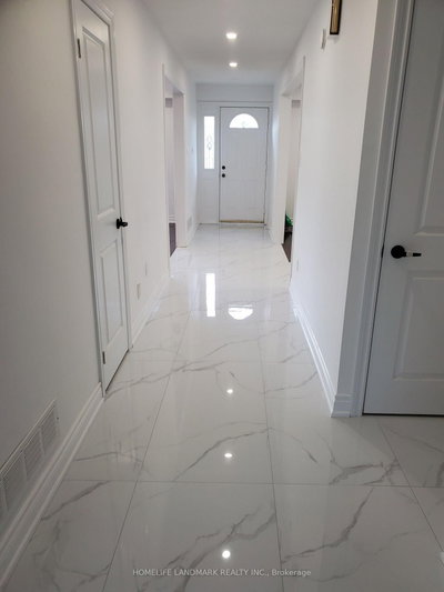 17 Maralim Road • Richmond Hill, ON photo 5