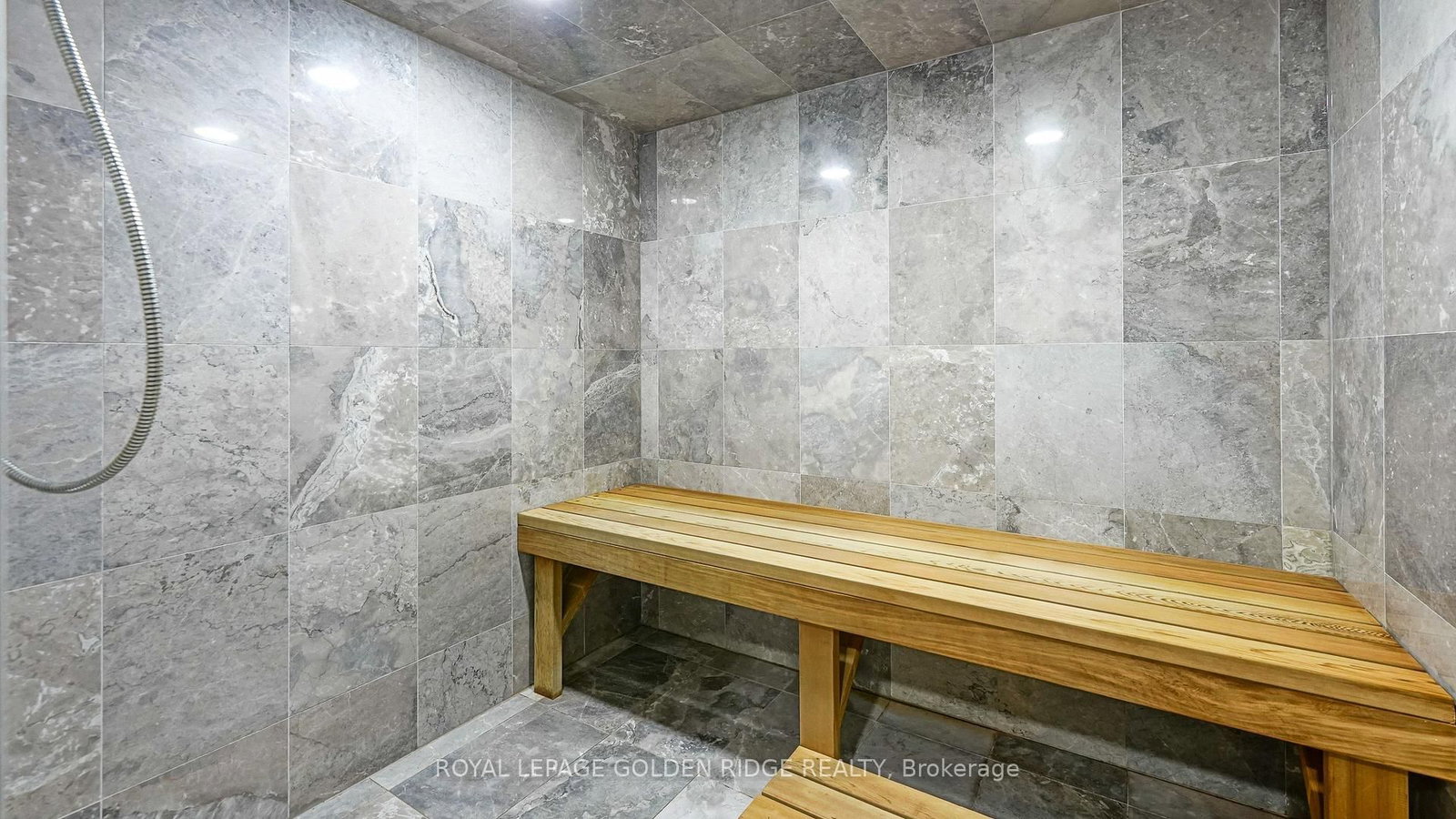 2 Cortleigh Court • Richmond Hill, ON photo 40