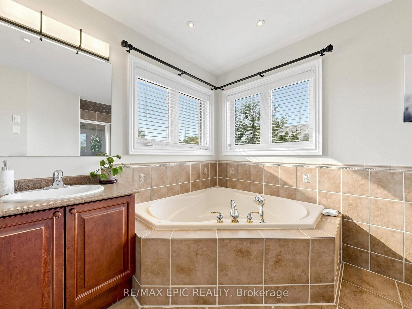 6 Malta Court • Richmond Hill, ON photo 37