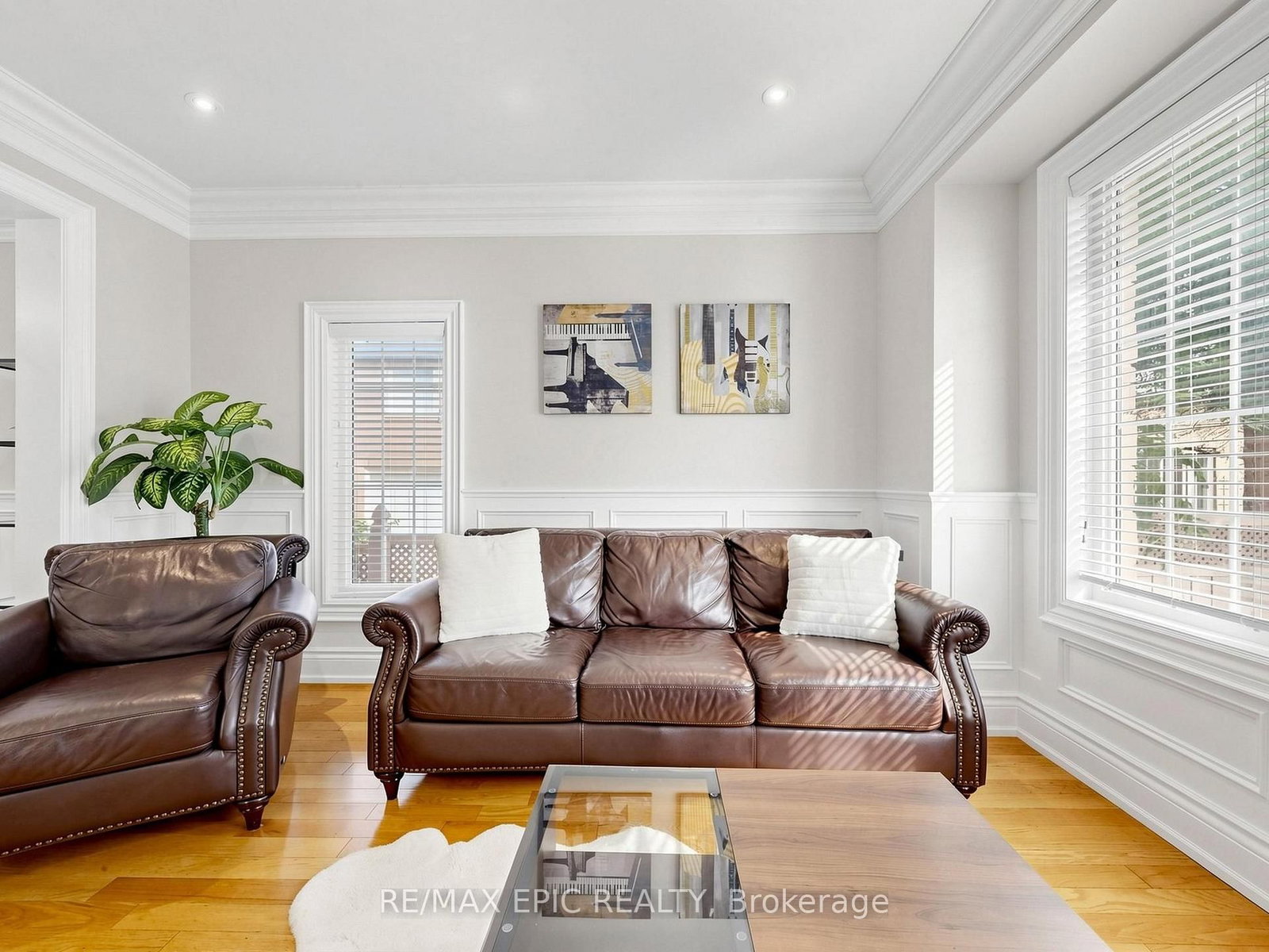 6 Malta Court • Richmond Hill, ON photo 8